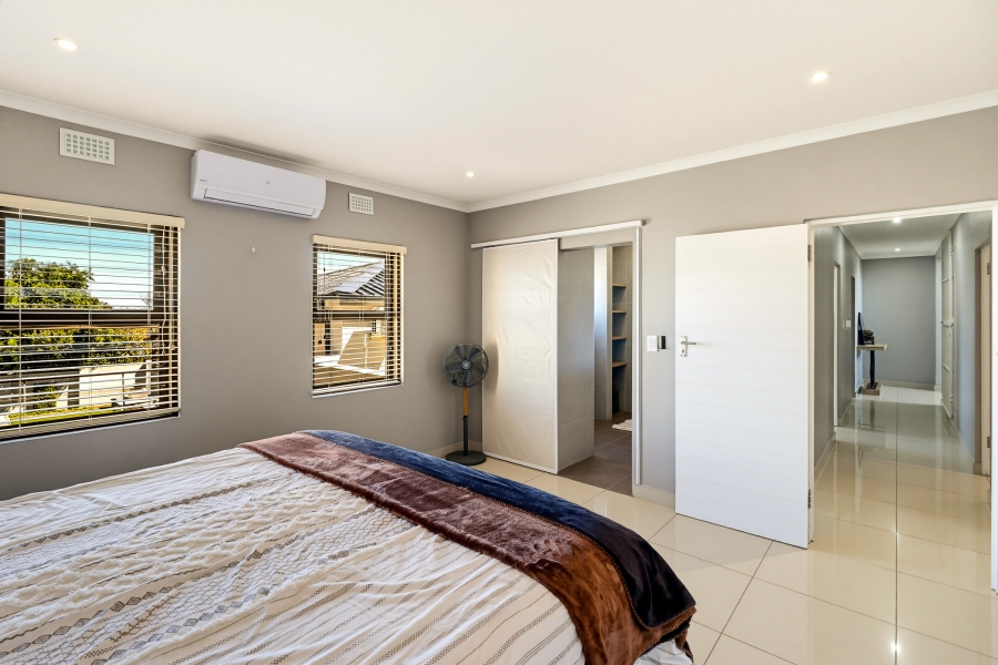 4 Bedroom Property for Sale in Pearl Marina Western Cape